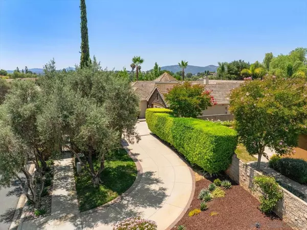 San Diego, CA 92128,18304 Vezelay Ln