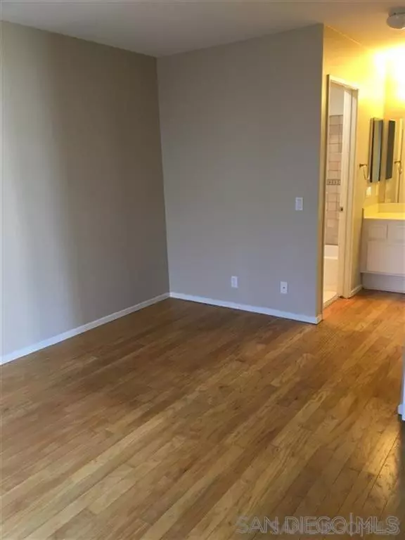 San Diego, CA 92126,10805 Camino Ruiz #34