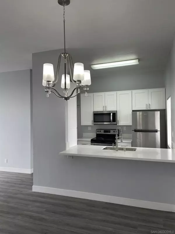 San Diego, CA 92122,8324 Regents Rd #3N