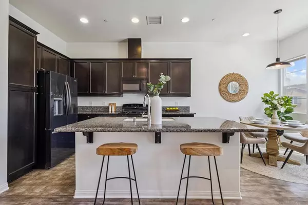 Oceanside, CA 92057,5057 Waterview Way #206