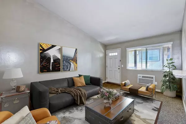 San Diego, CA 92115,5550 Adelaide Ave #11