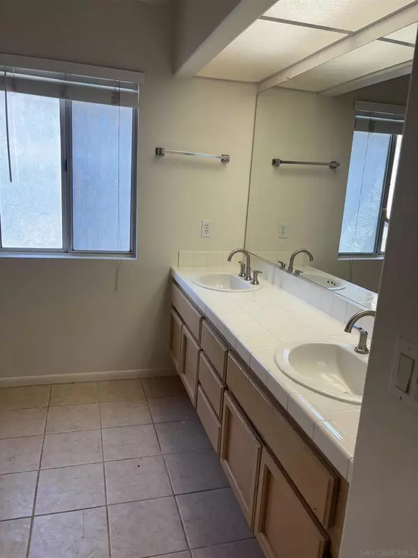 San Diego, CA 92128,14018 Via Corsini