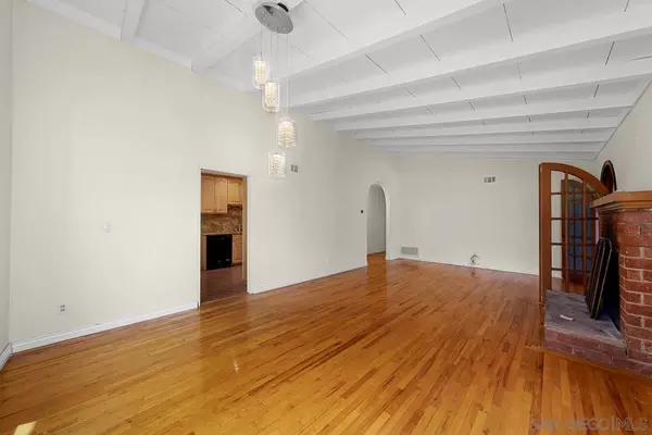 La Mesa, CA 91942,4791 73rd St