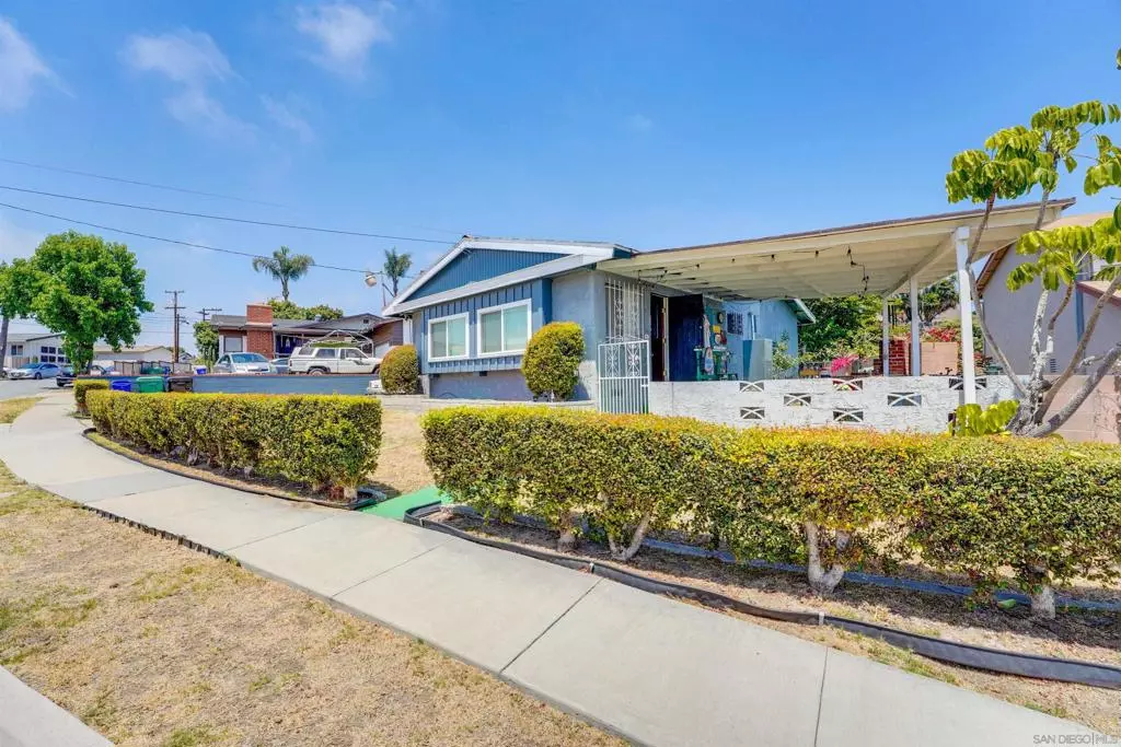 San Diego, CA 92139,2951 MANOS DRIVE