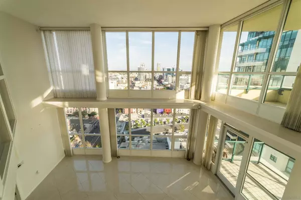 San Diego, CA 92101,555 Front St #2002