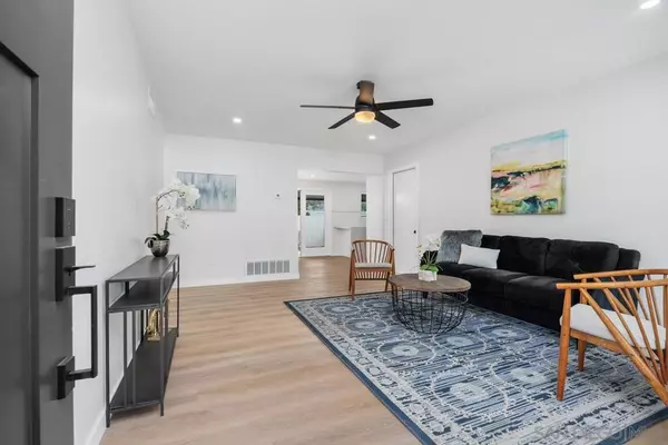 Poway, CA 92064,13417 Silver Lake Dr