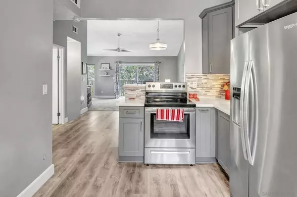 La Mesa, CA 91942,7700 Parkway Dr #17