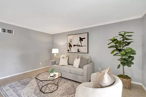 San Diego, CA 92122,7405 Charmant Drive #2113