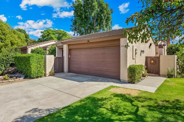 2092 Golden Circle Dr, Escondido, CA 92026