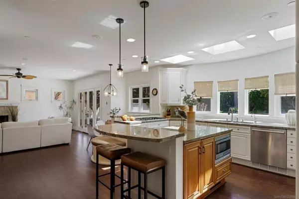 Solana Beach, CA 92075,515 N N Acacia Ave