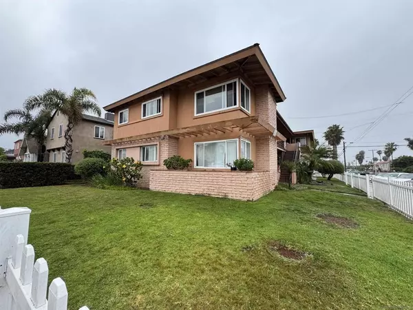 4627 Bayard St, San Diego, CA 92109