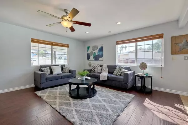 Santee, CA 92071,9158 Heatherdale St