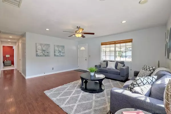 Santee, CA 92071,9158 Heatherdale St