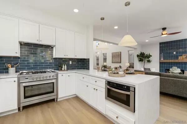 Escondido, CA 92026,2115 Valley Rim Glen