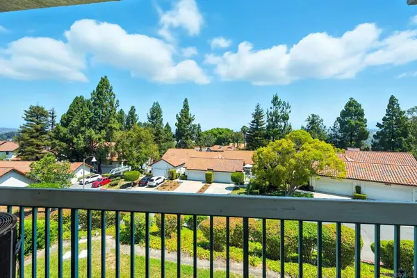 16430 Avenida Venusto #D, San Diego, CA 92128