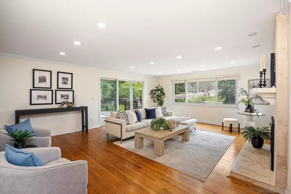 San Diego, CA 92106,3602 Hyacinth Dr