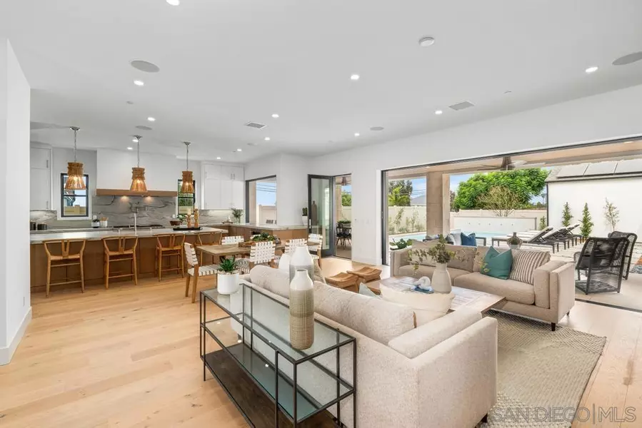 2910 Highland Dr., Carlsbad, CA 92008