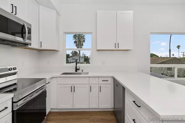 San Diego, CA 92117,4821 4823 Iroquois Ave