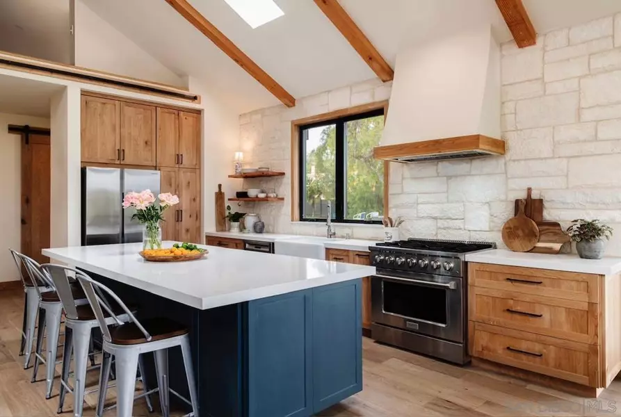 1177 Saxony, Encinitas, CA 92024