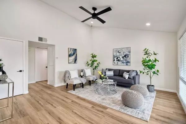 1817 E Grand Ave #72, Escondido, CA 92027