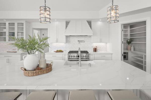 1025 5th St, Coronado, CA 92118