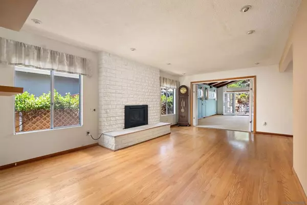 San Diego, CA 92123,8724 Raejean Ave