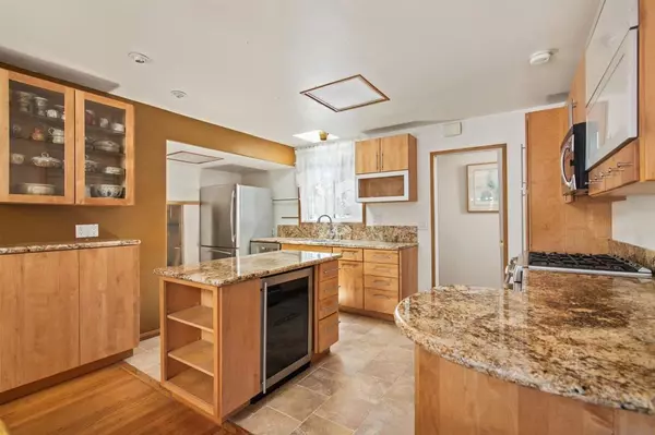 San Diego, CA 92123,8724 Raejean Ave