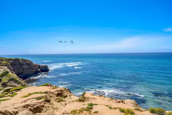 San Diego, CA 92107,4427 Osprey St