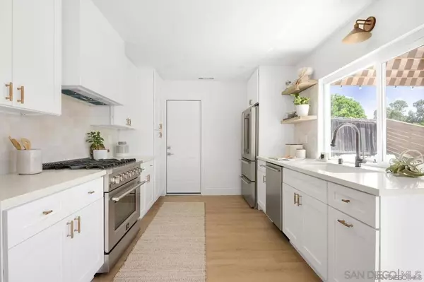 13233 La Venta Dr, Poway, CA 92064