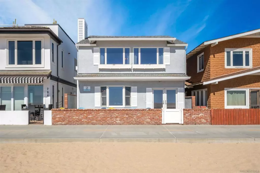Newport Beach, CA 92661,206 E E Oceanfront