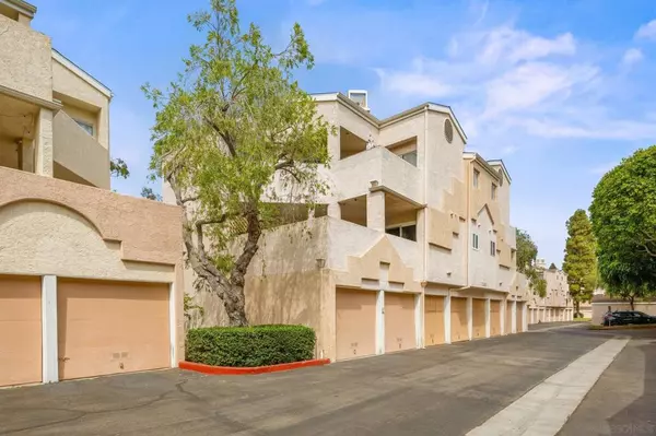 San Diego, CA 92111,7283 Camino Degrazia Unit 11 #11