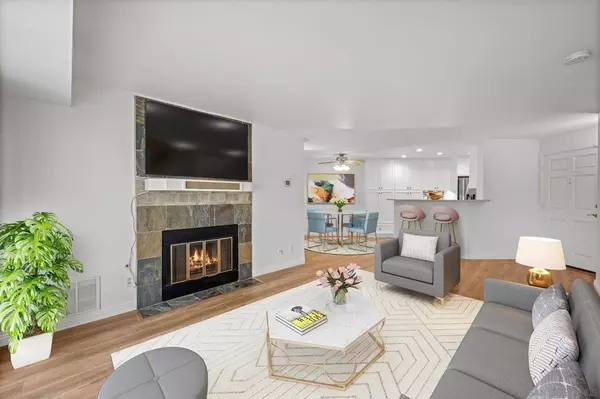 7283 Camino Degrazia Unit 11 #11, San Diego, CA 92111