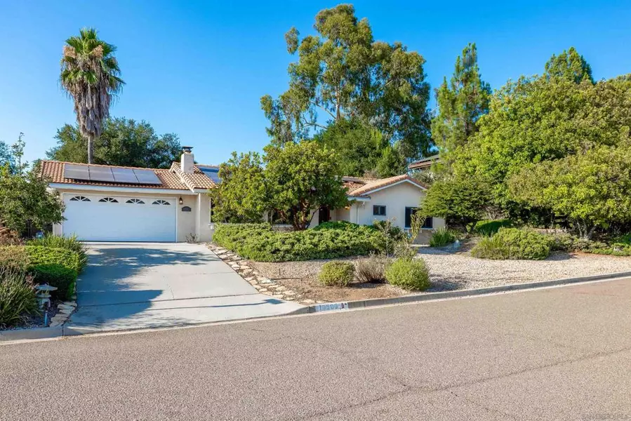 10506 Moon View Way, Escondido, CA 92026