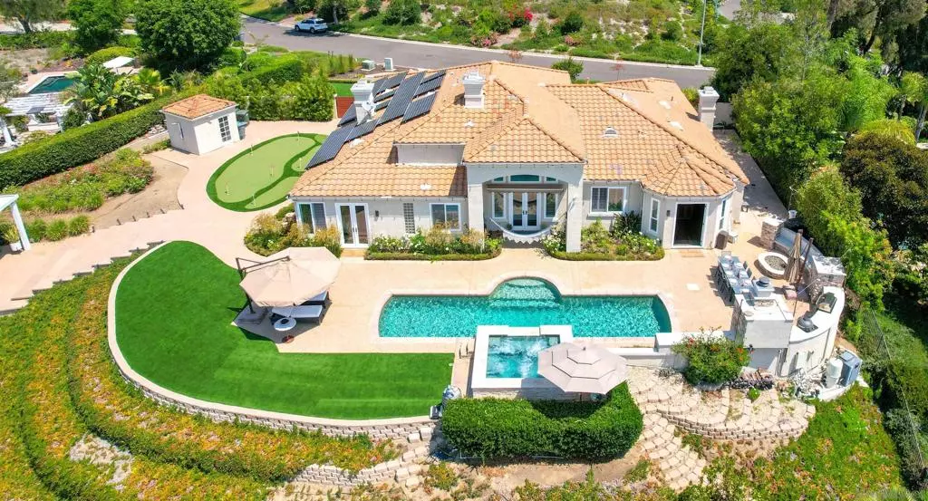 2525 Monterey Gln, Escondido, CA 92029