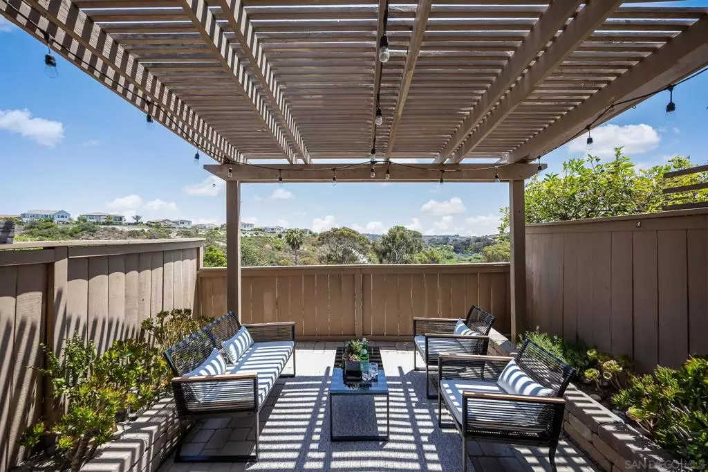 Carlsbad, CA 92010,4577 Essex Ct