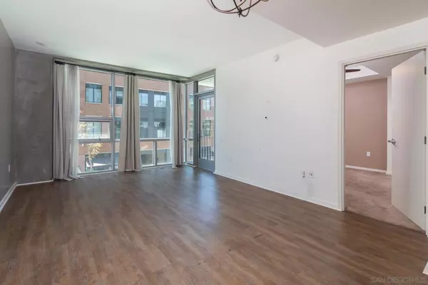 San Diego, CA 92101,321 10th Ave #304