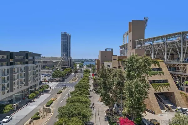 206 Park Blvd #704, San Diego, CA 92101
