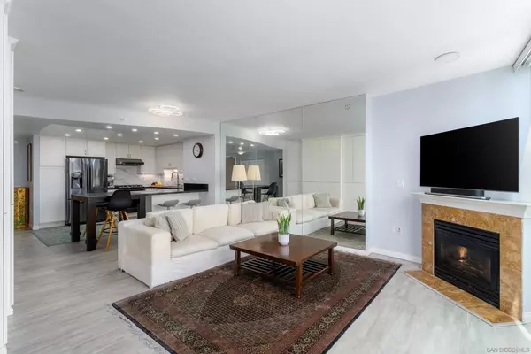 San Diego, CA 92101,555 Front St #303