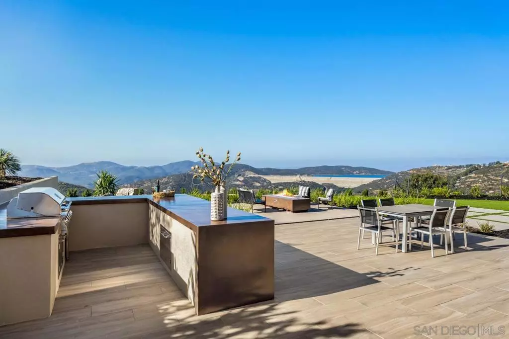 Rancho Santa Fe, CA 92067,18238 Avenida Apice