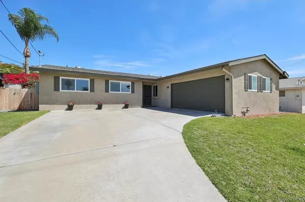 8374 Lake Gaby Ave, San Diego, CA 92119