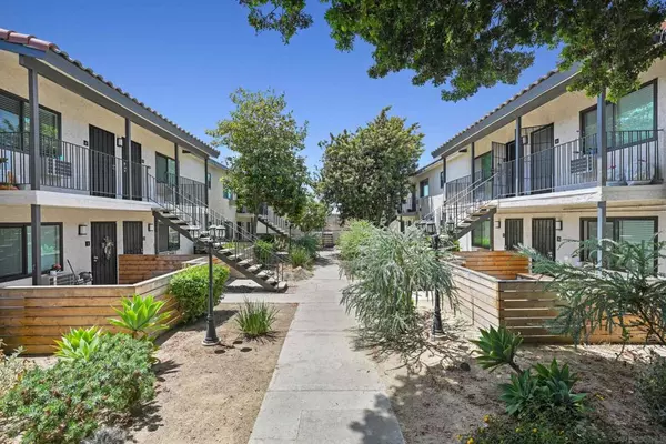 Vista, CA 92083,628 W California Ave