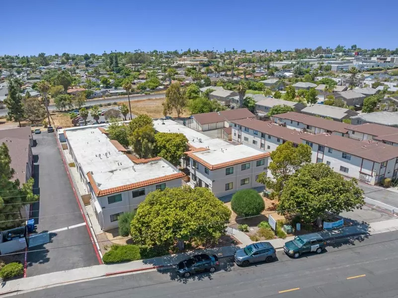 628 W California Ave, Vista, CA 92083