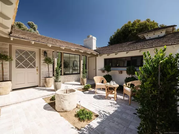 8965 Cliffridge Ave, La Jolla, CA 92037