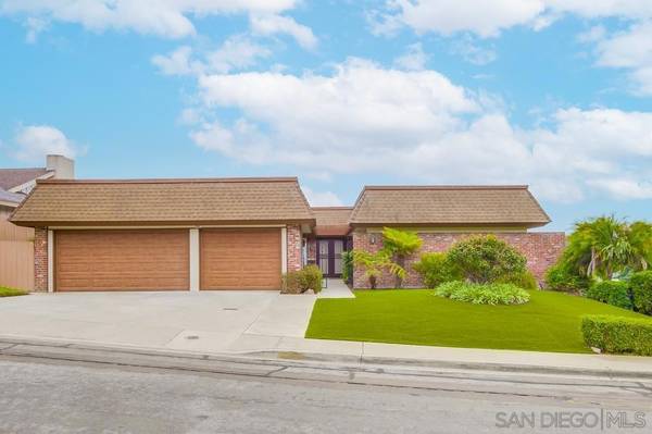 2105 Harbour Heights Rd, San Diego, CA 92109