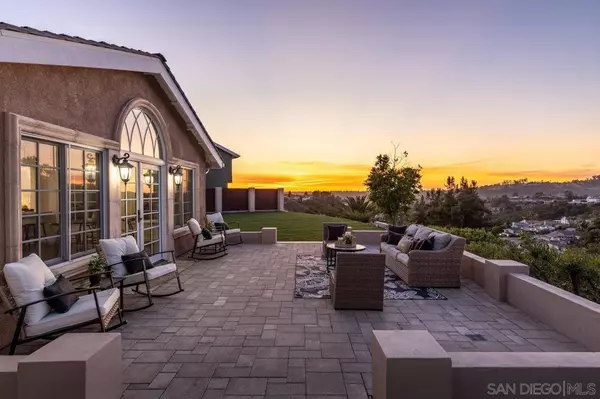 5956 Crow Ct, San Diego, CA 92120