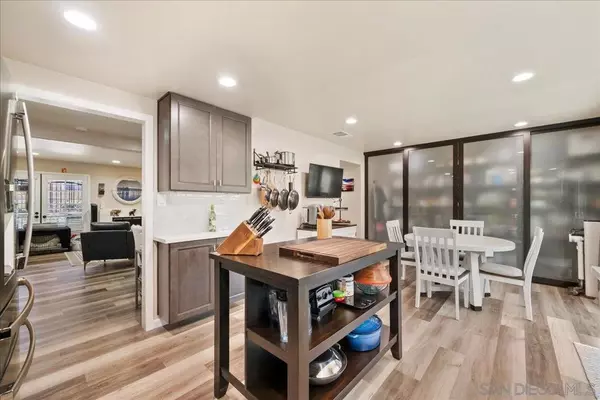 Escondido, CA 92025,1651 S Juniper Street #195