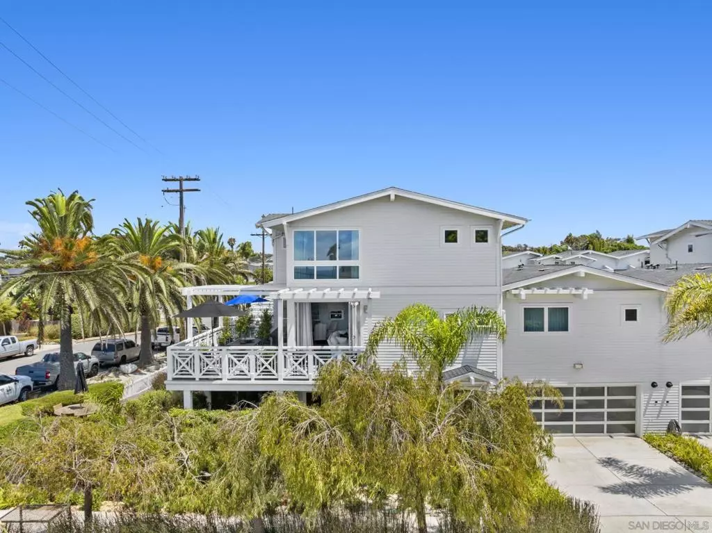 Carlsbad, CA 92008,3325 Lincoln