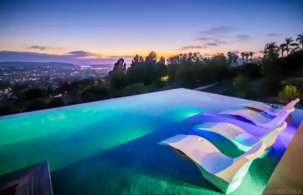 Carlsbad, CA 92009,3240 Piragua St