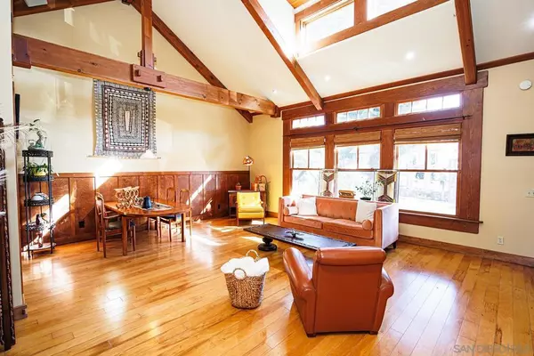 La Jolla, CA 92037,438 Retaheim Way