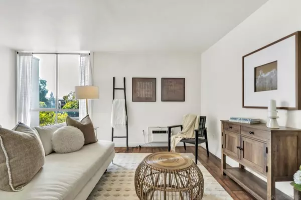 San Diego, CA 92110,3050 Rue D'Orleans #461